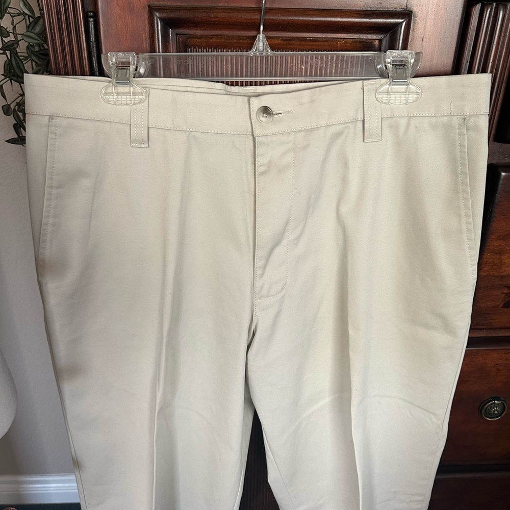 Men’s Cherokee Creme/Beige Pants - 34” waist x 32” length.